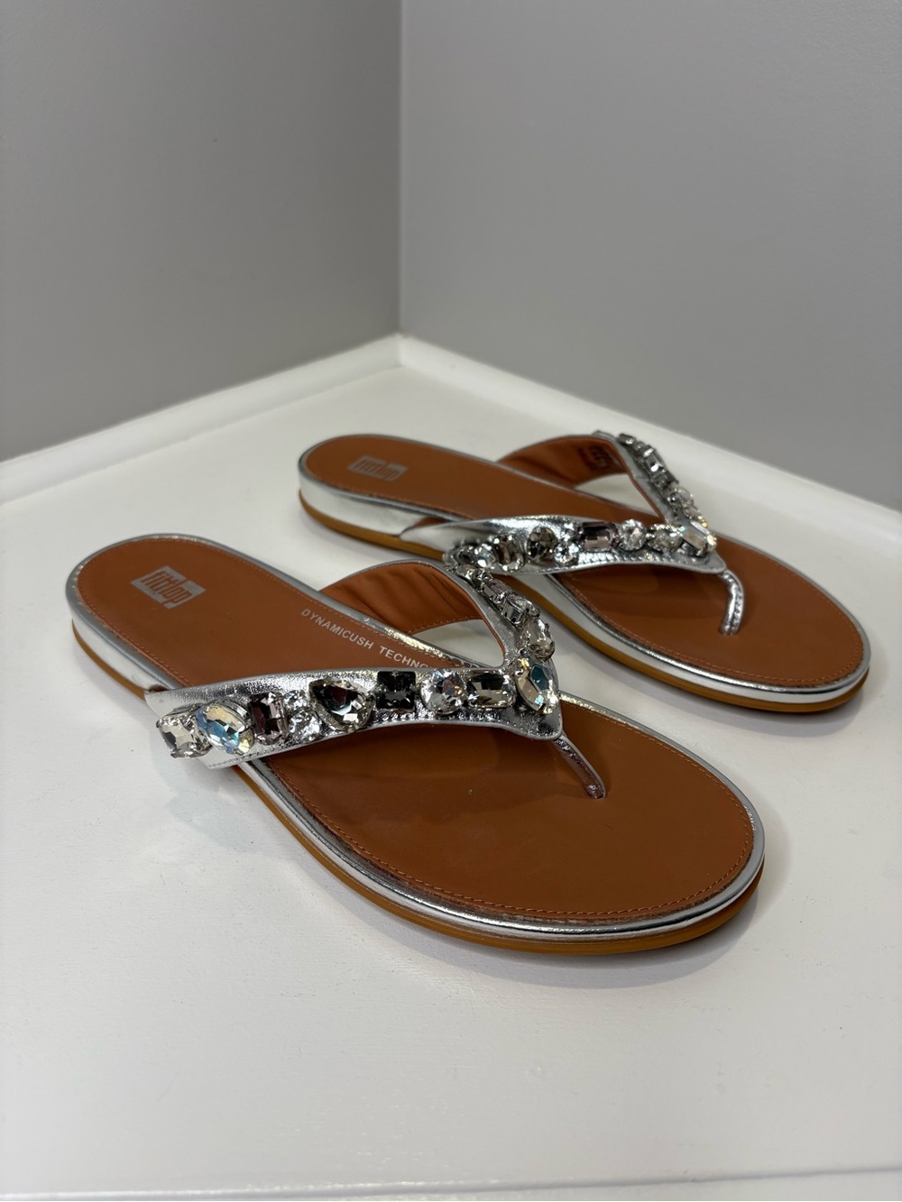 FitFlop GRACIE Jewel Deluxe Metallic Leather Flip-Flops
